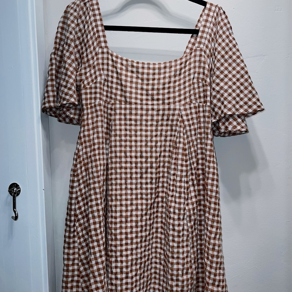 Brand: By together, size medium. Perfect dress for summer dinners or brunches